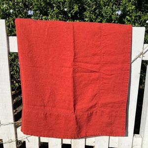 Williams-Sonoma 100% Linen Double Hemstitch Tablecloth Chili 52x70 Hungary GUC